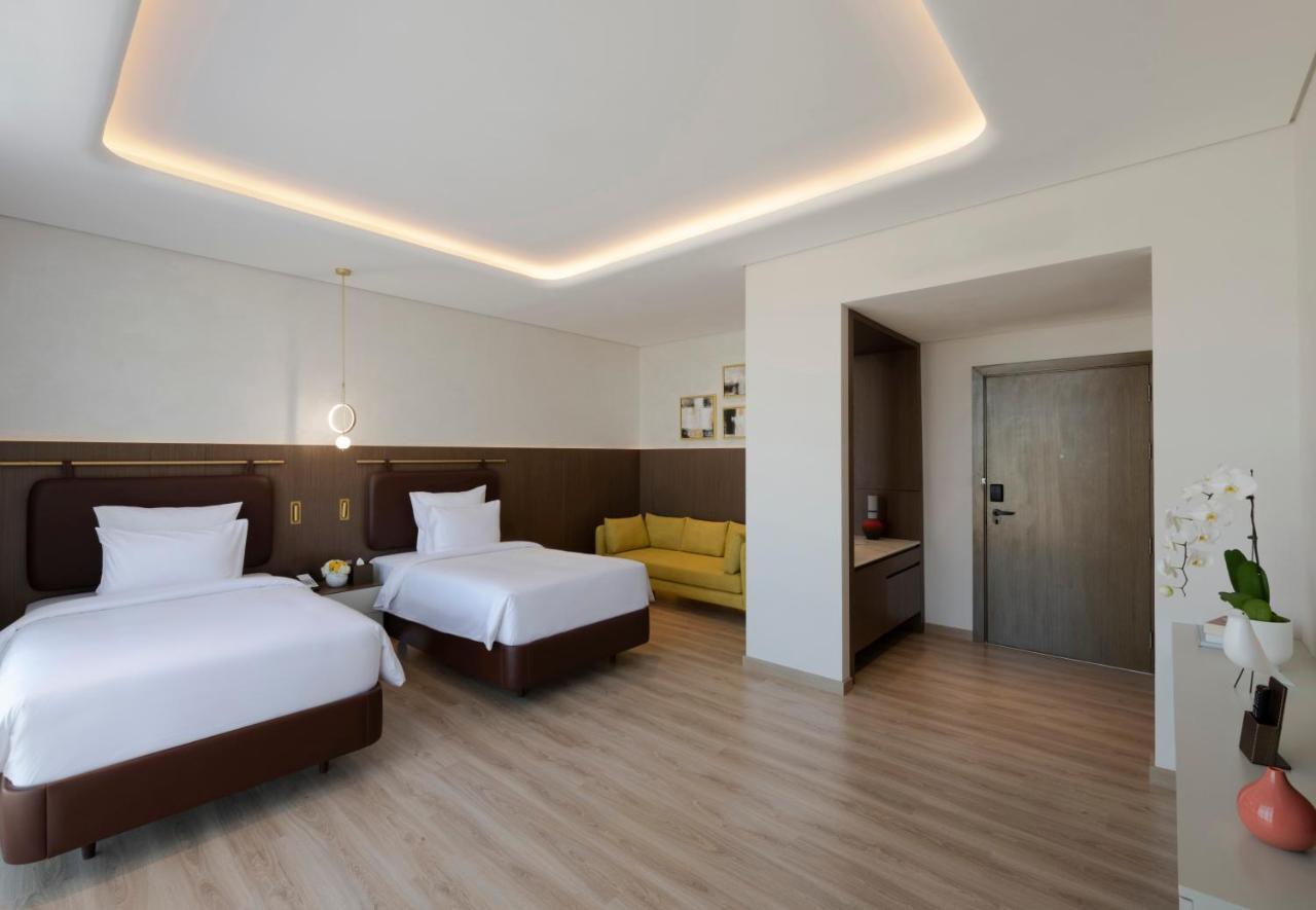 Movenpick Jumeirah Village Triangle Dubai Luaran gambar