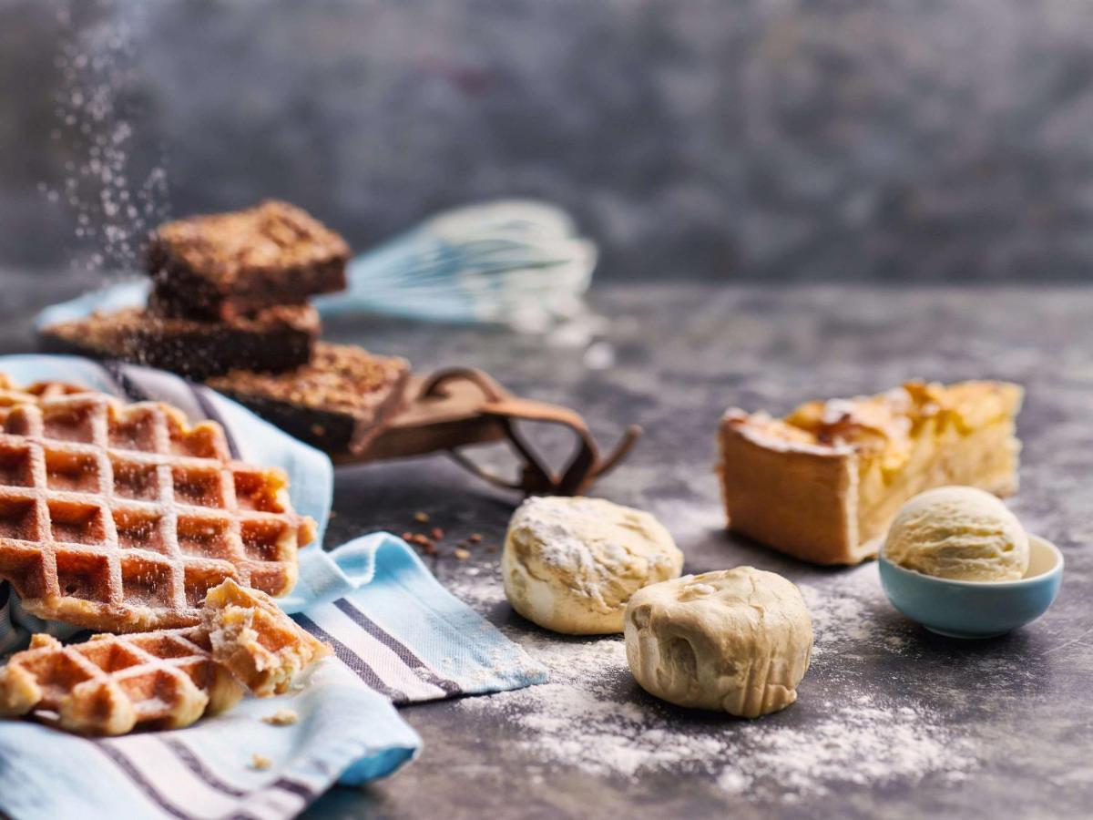 Movenpick Jumeirah Village Triangle Dubai Luaran gambar Baking
